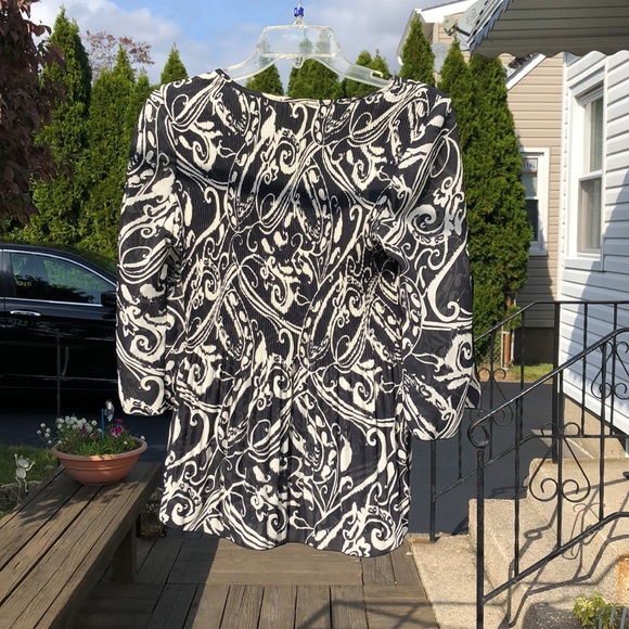 Blouse - Picture 2 of 6